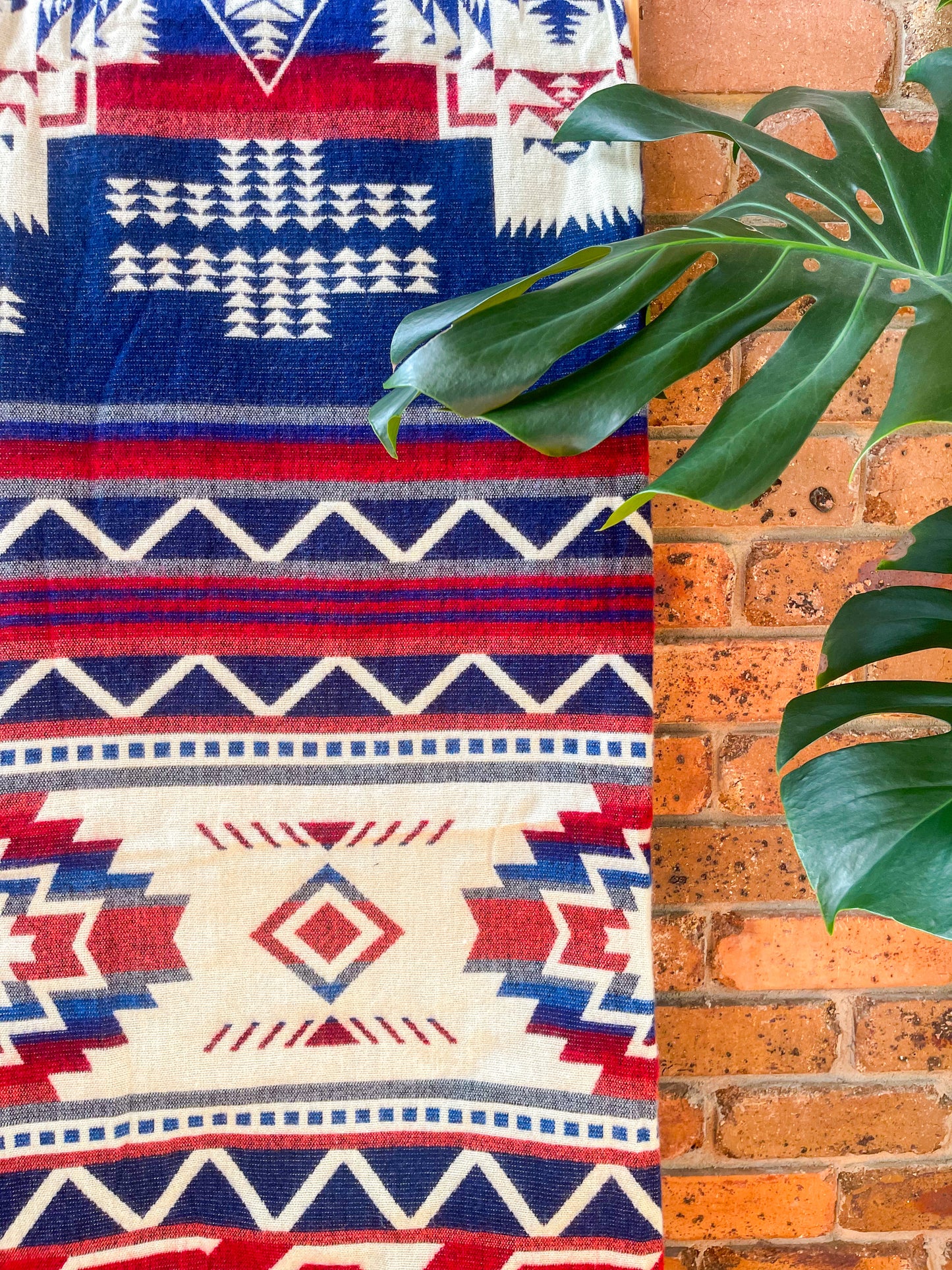 La Cruz Crimson Blanket