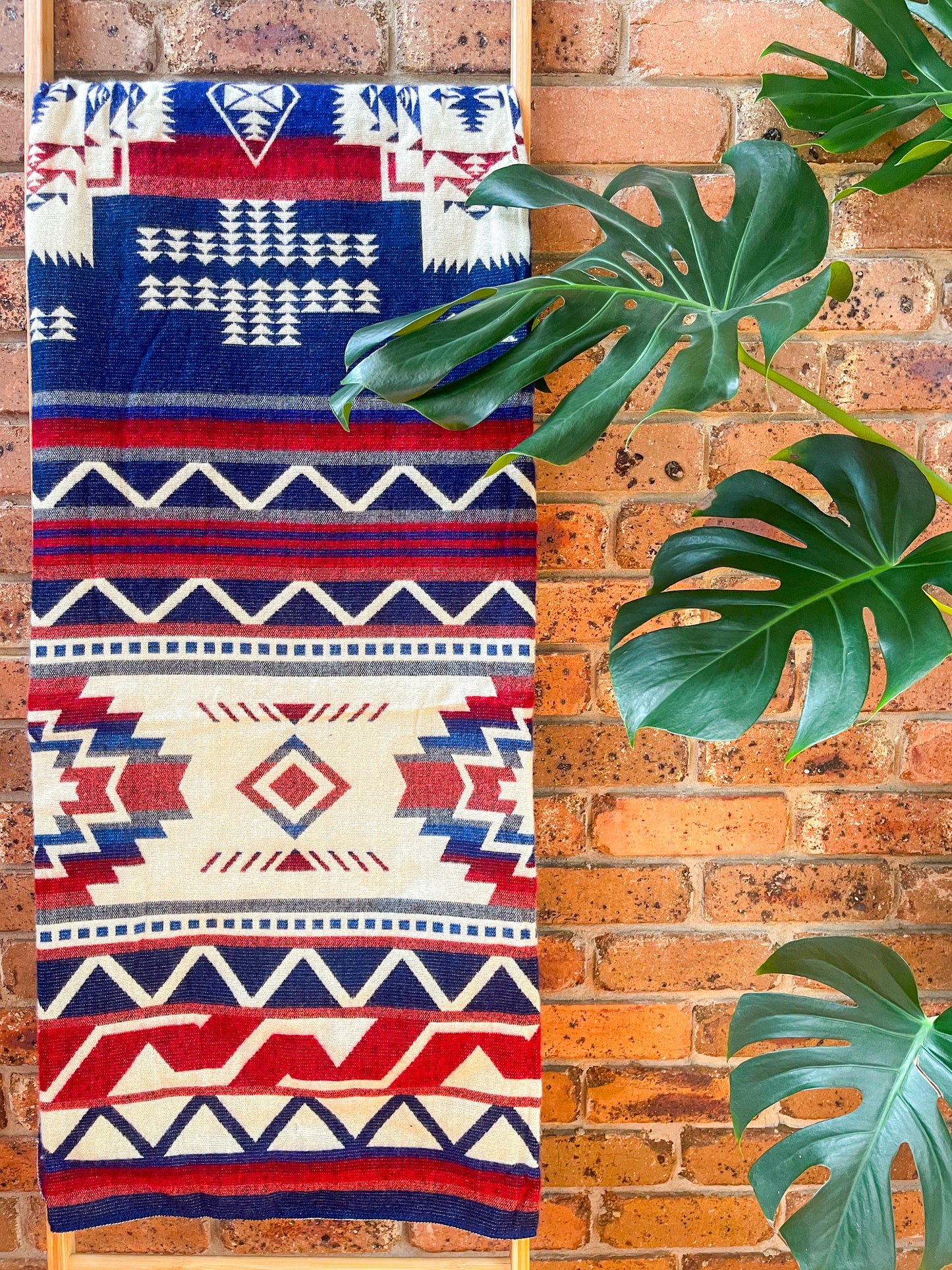 La Cruz Crimson Blanket